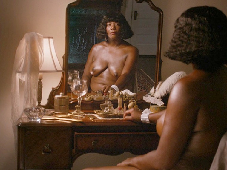 Queen Latifah Topless