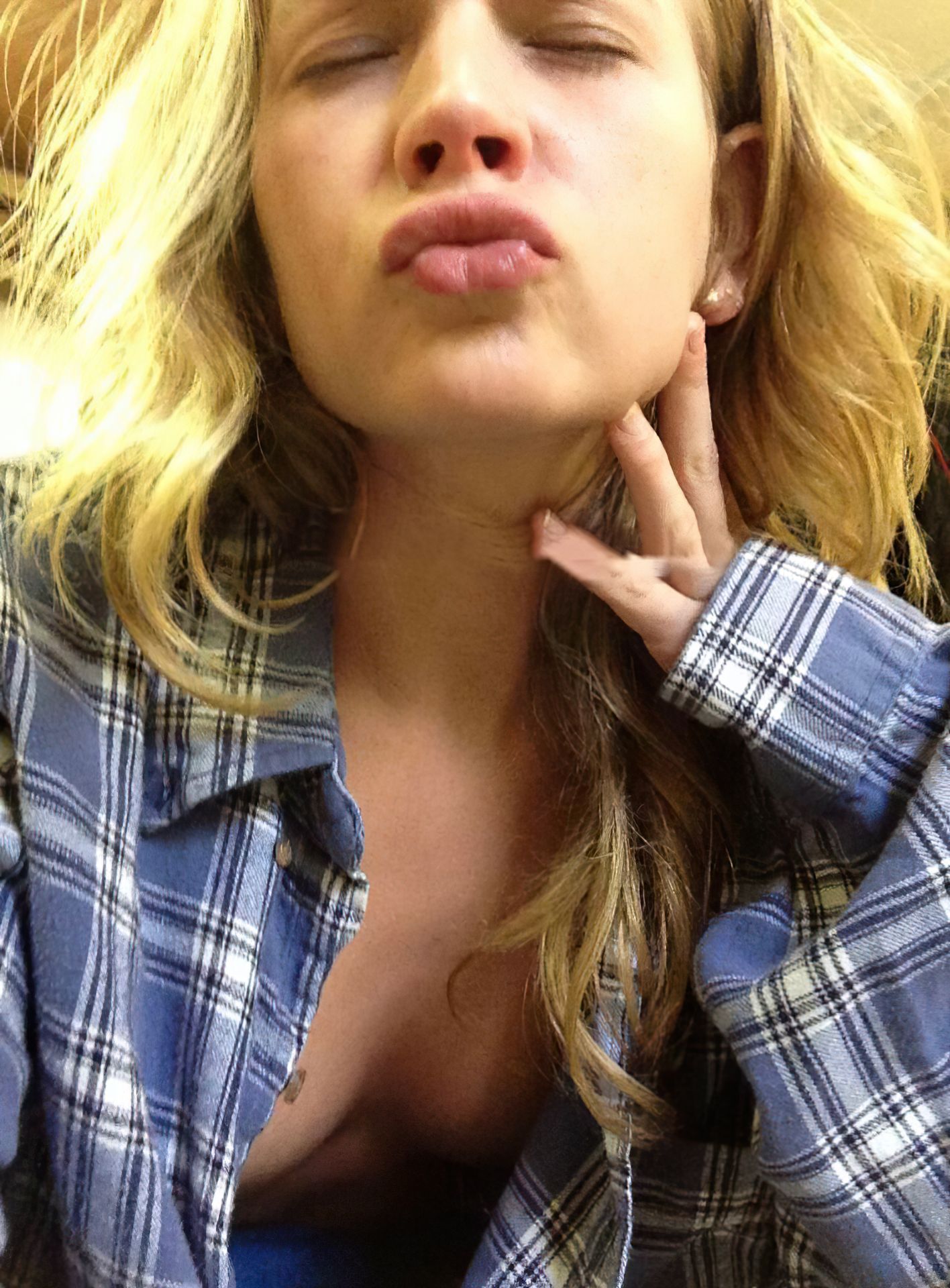 Britt Robertson Leaked Photo