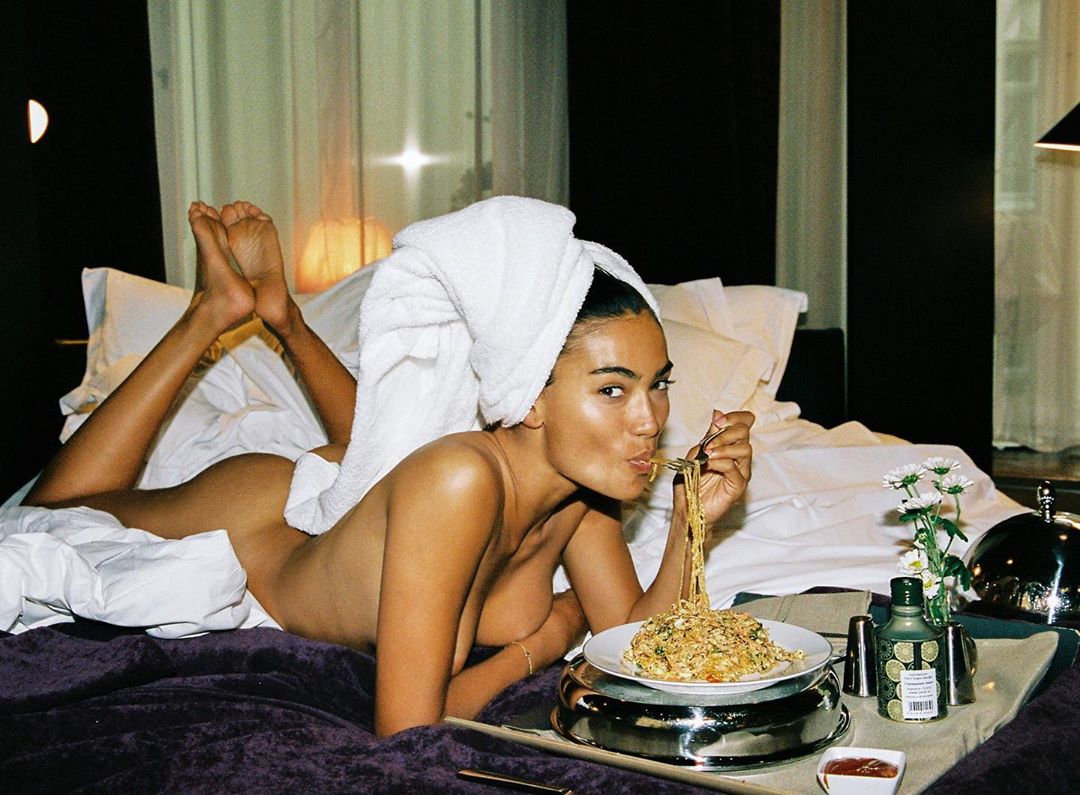 Kelly Gale Nude Sexy Photos