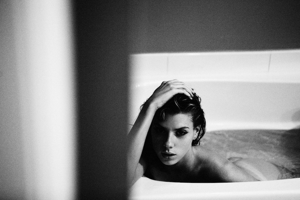 Charlotte McKinney Naked Photos