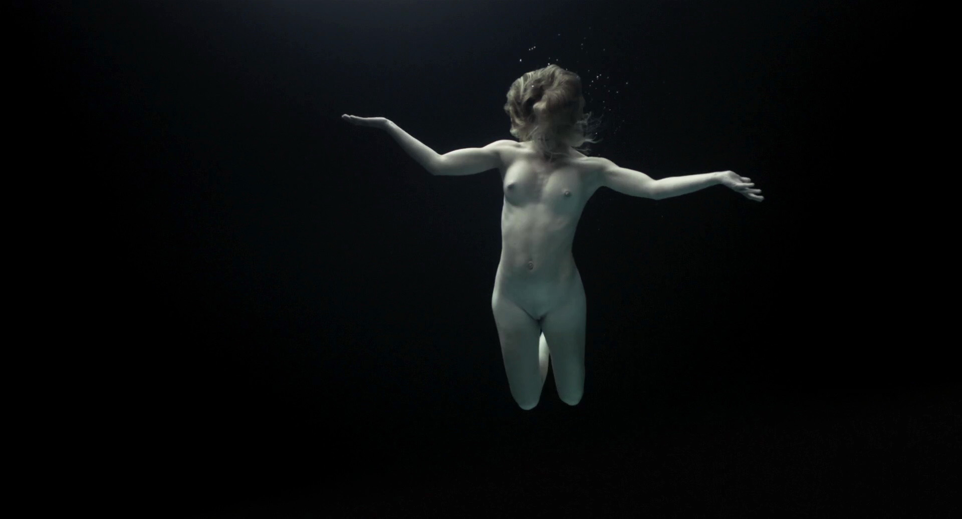 Gemita Samarra Nude