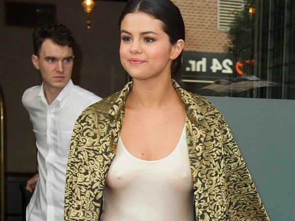 Selena Gomez photo